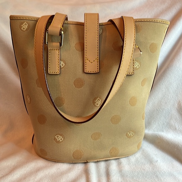 Dooney & Bourke shoulder bucket bag - Picture 2 of 10